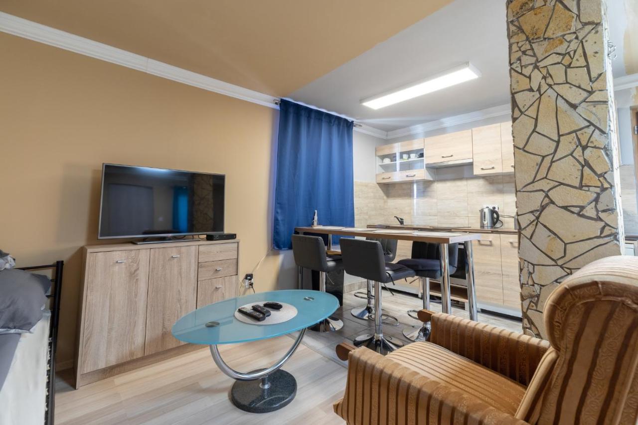 Апартаменты Ivanhoe Apartman Ньирбатор Экстерьер фото