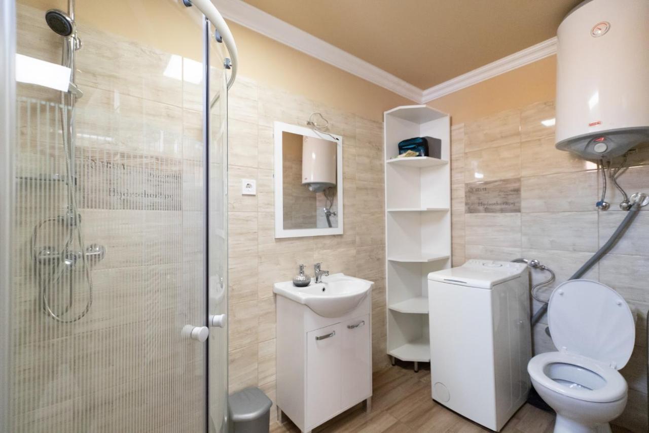 Апартаменты Ivanhoe Apartman Ньирбатор Экстерьер фото